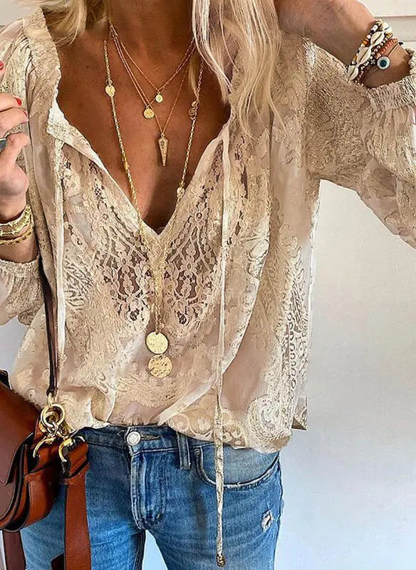 Κομψή Boho Μπλούζα με Άνοιγμα στο Ντεκολτέ