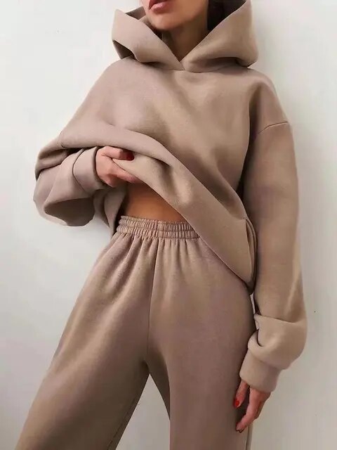 Γυναικείο Σετ Loungewear Χαλαρής Εφαρμογής με Φούτερ με Κουκούλα και Παντελόνι Φόρμας