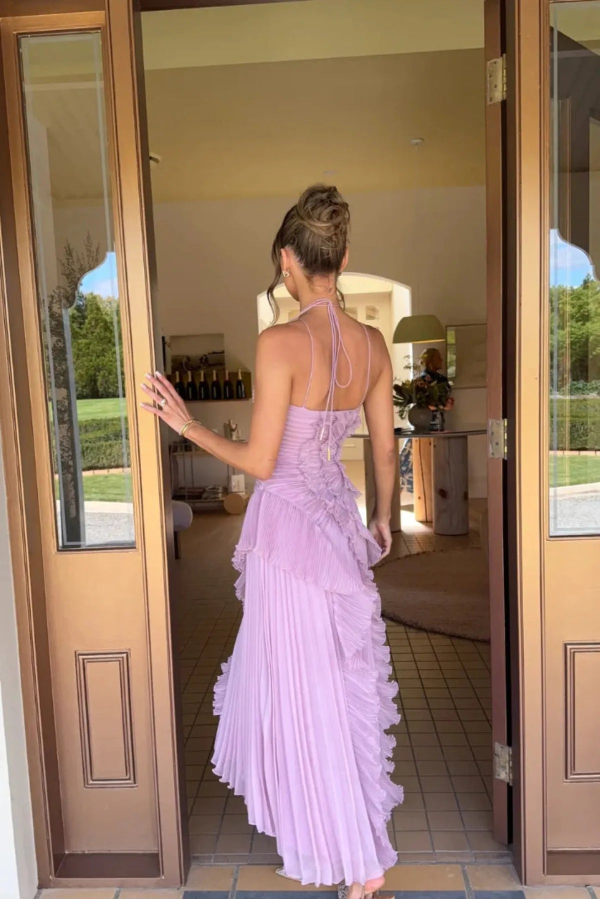 Maxi εξώπλατο φορεμα Halter με βολάν και σκίσιμο