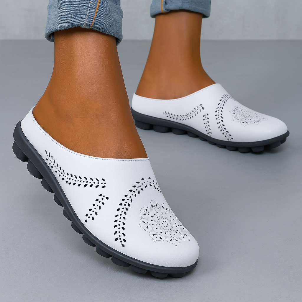 Άνετα Slip-On Σανδάλια με Διατρήσεις